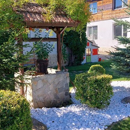 Къща За Гости "Марковски" Raduil Exterior foto
