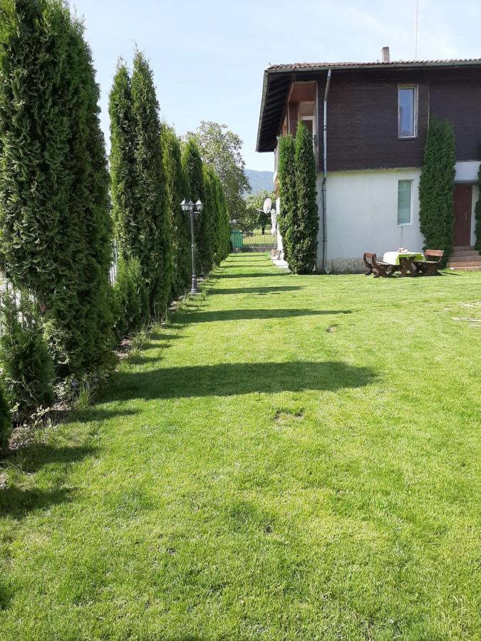 Къща За Гости "Марковски" Raduil Exterior foto